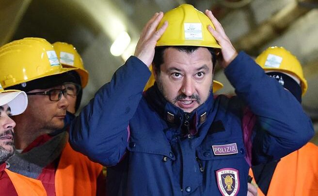 Mani in pasta e manganello: Salvini arriva al ministero delle infrastrutture | notav.info