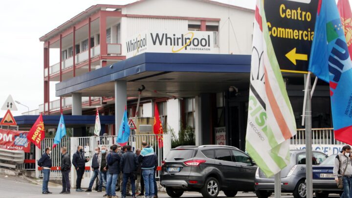 Whirlpool, l’addio all’Europa, in Italia in gioco 5 sedi e 4mila addetti