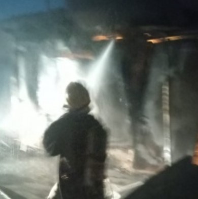 Colonizzatori israeliani sparano a diversi palestinesi, bruciano auto, negozi e fienili, vicino a Nablus – – IMEMC News
