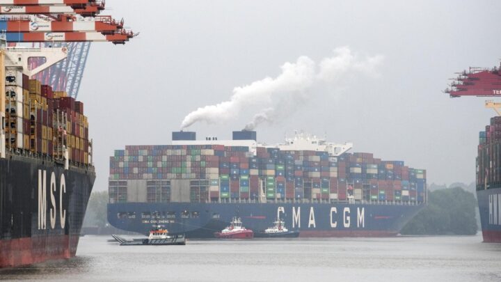 Scholz contro tutti: vuole vendere un pezzo del porto di Amburgo alla Cina. Ministeri competenti e servizi segreti sono contrari 