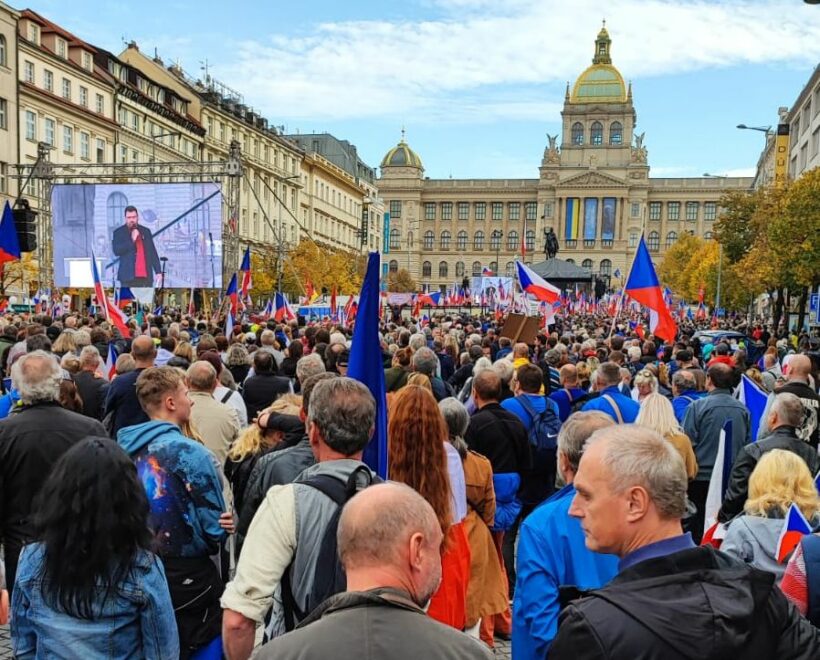 Praga: un’altra manifestazione per la pace, contro il carovita e la censura