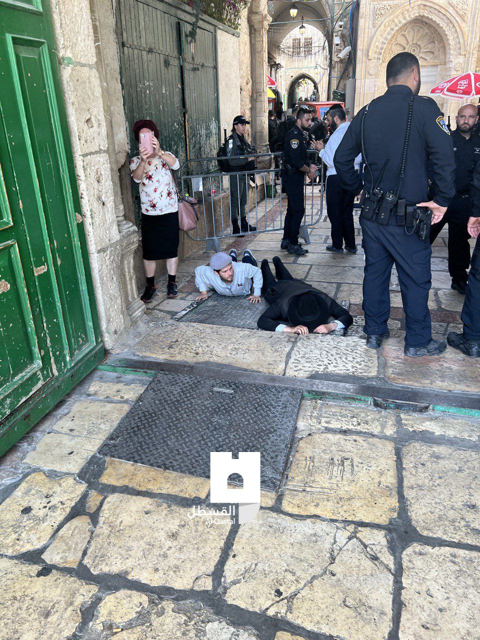 IMMAGINI: 195 coloni coloniali israeliani irrompono nella moschea di Al-Aqsa a Gerusalemme – Quds News Network