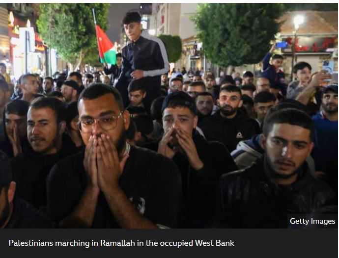 Manifestazione a Ramallah contro i bombardamenti