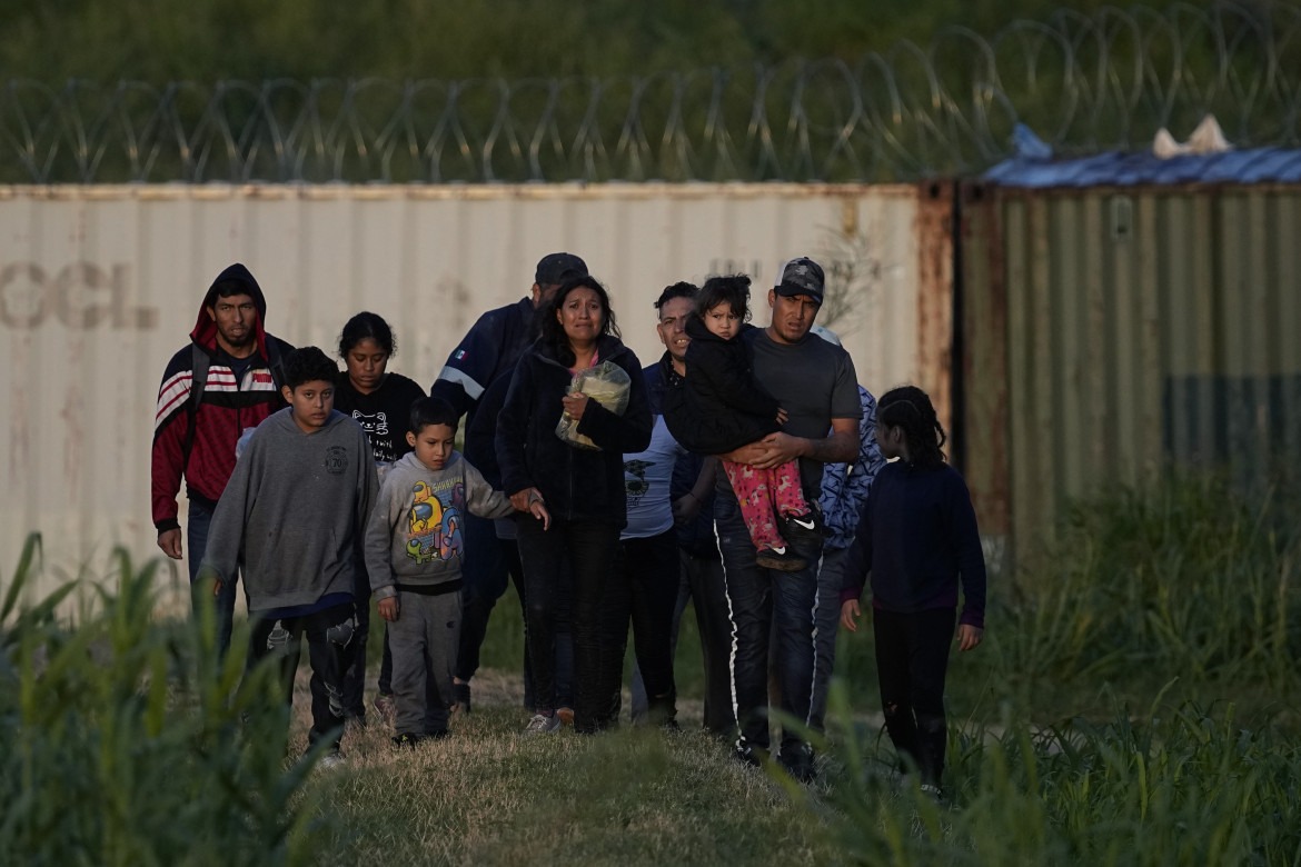 Le vite dei migranti ostaggio della campagna repubblicana